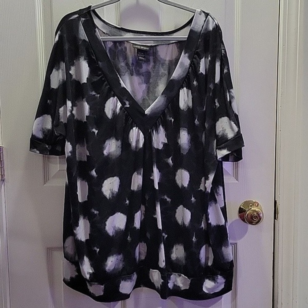 Women's Lane Bryant Plus Size V-Neck Black & White Top
